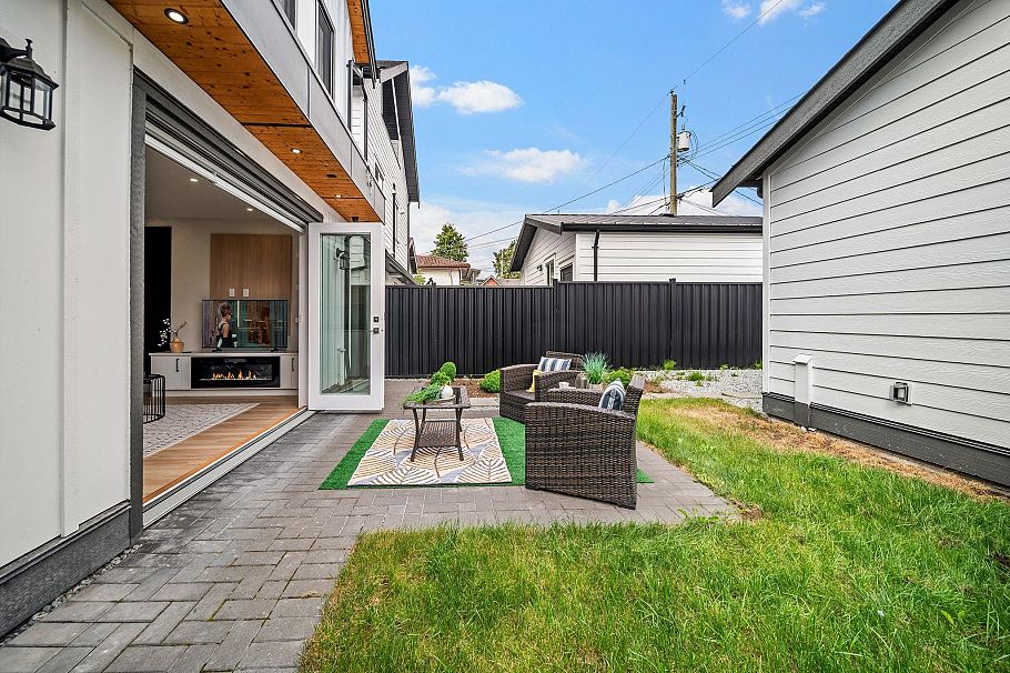 2369 Adanac Street Vancouver, BC - 25