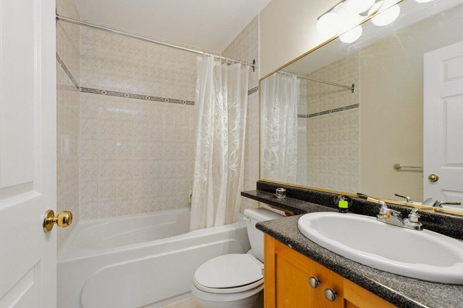 2048 St. Georges Avenue North Vancouver, BC - 24