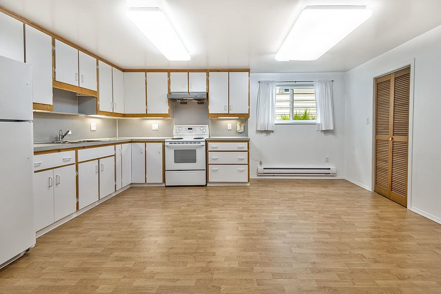 3053 E 16th Avenue Vancouver, BC - 21