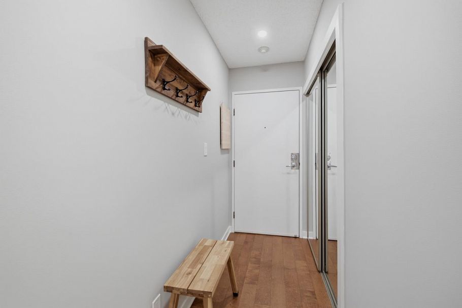 304 325 W 3rd Street North Vancouver, BC - 25