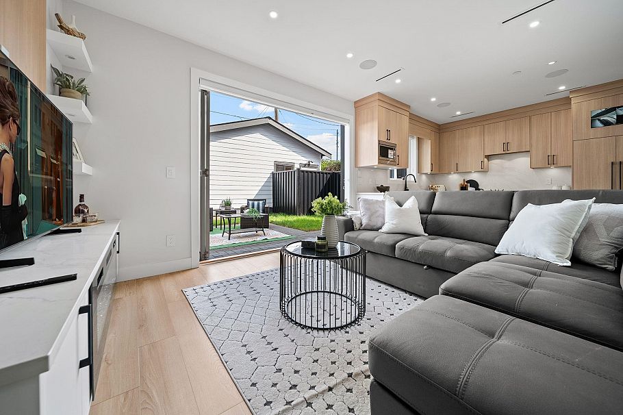 2369 Adanac Street Vancouver, BC - 6