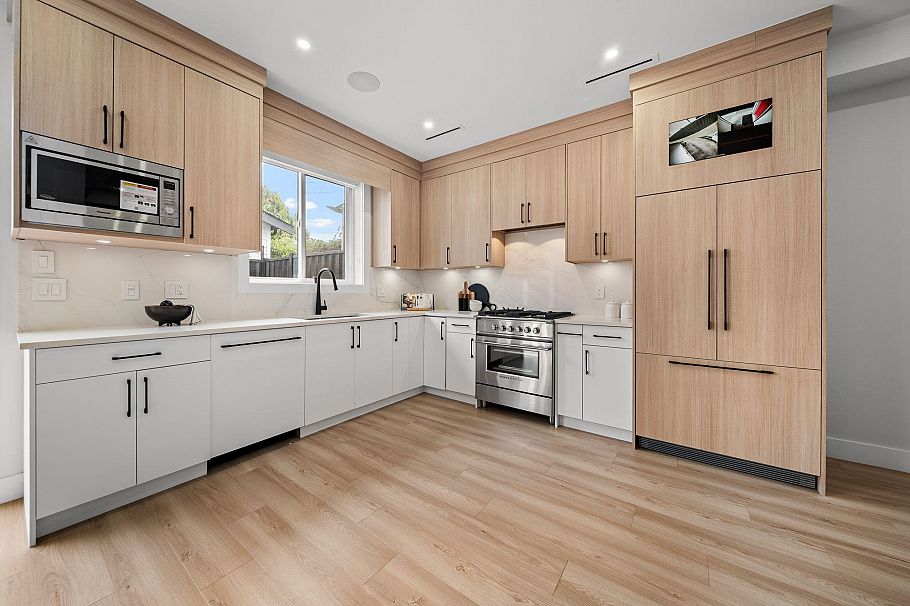 2369 Adanac Street Vancouver, BC - 10