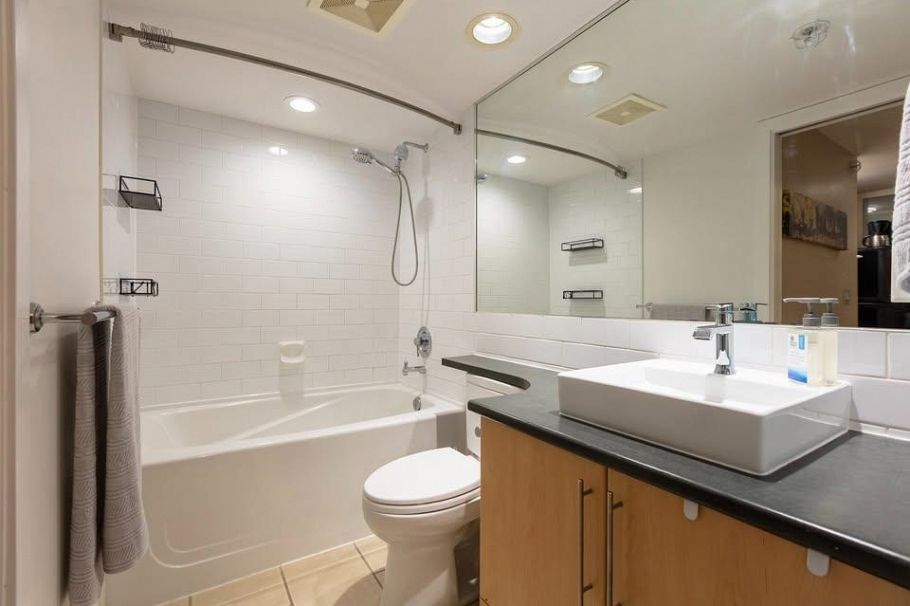 401 1225 Richards Street Vancouver, BC - 6
