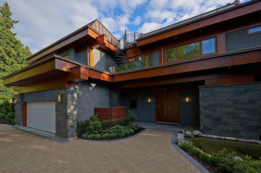 6889 S Balsam Street Vancouver, BC - 3