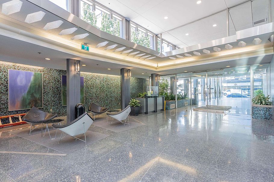 902 989 Nelson Street Vancouver, BC - 3