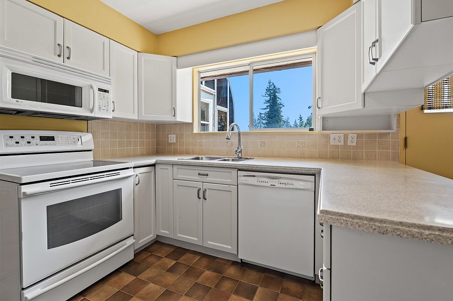 525 E Braemar Road North Vancouver, BC - 6