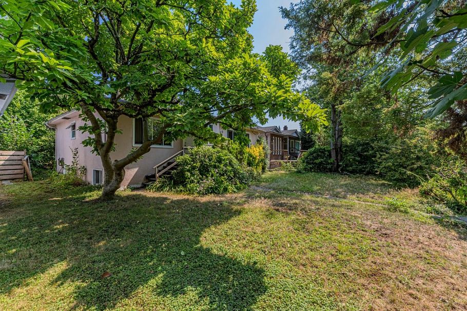 3026 Garden Drive Vancouver, BC - 2