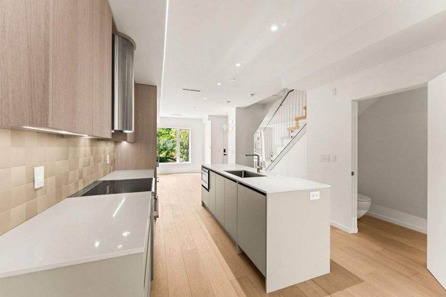 4522 Heather Street Vancouver, BC - 12