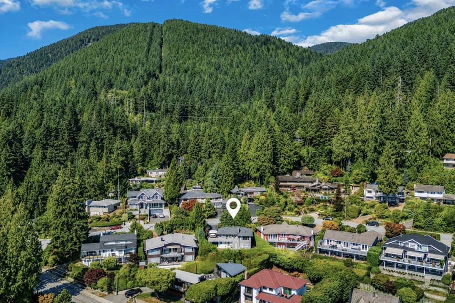 403 Newdale Court North Vancouver, BC - 30