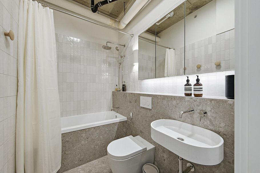 604 495 W 6th Avenue Vancouver, BC - 3