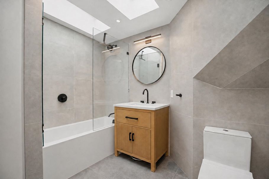 3426 W 11th Avenue Vancouver, BC - 20