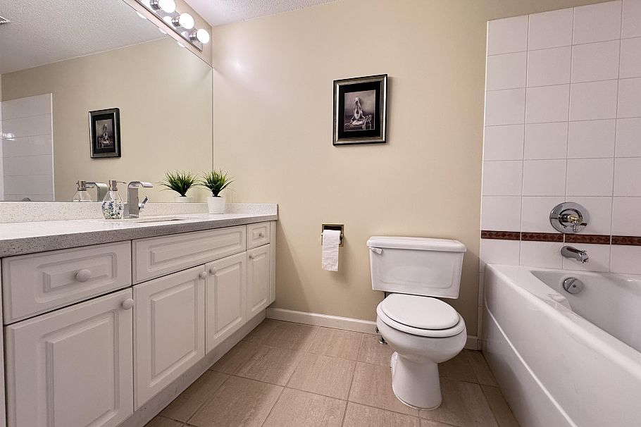 2178 E Kent Avenue South Vancouver, BC - 11