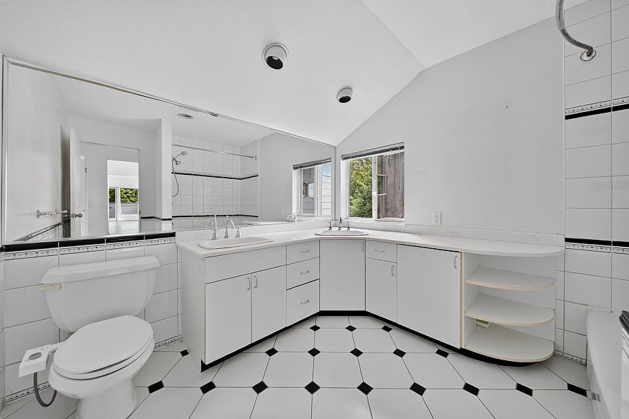 1975 W 18th Avenue Vancouver, BC - 30