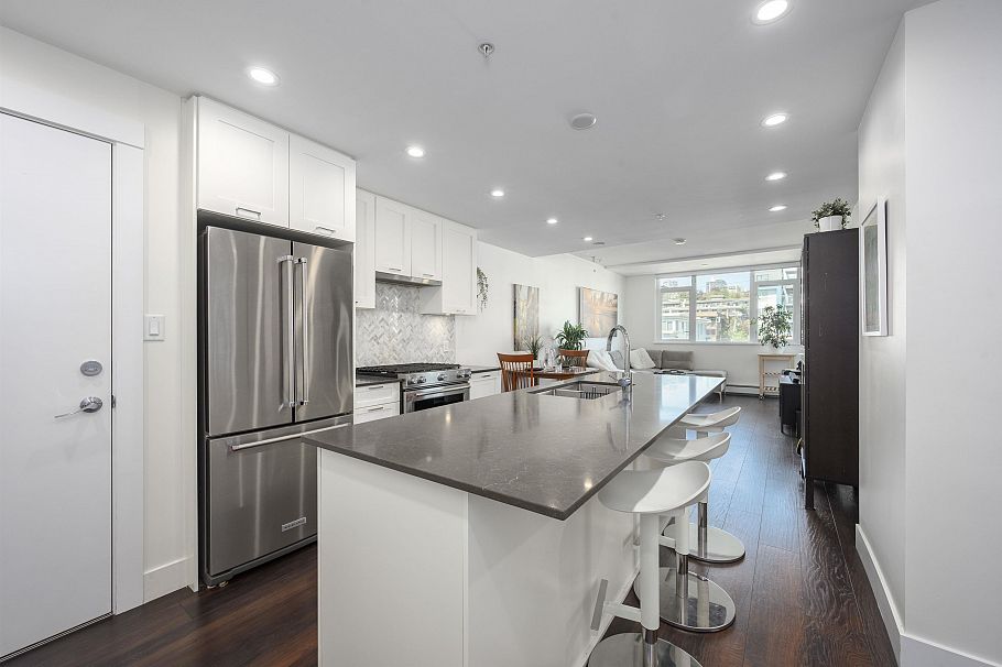 504 131 E 3rd Street North Vancouver, BC - 2