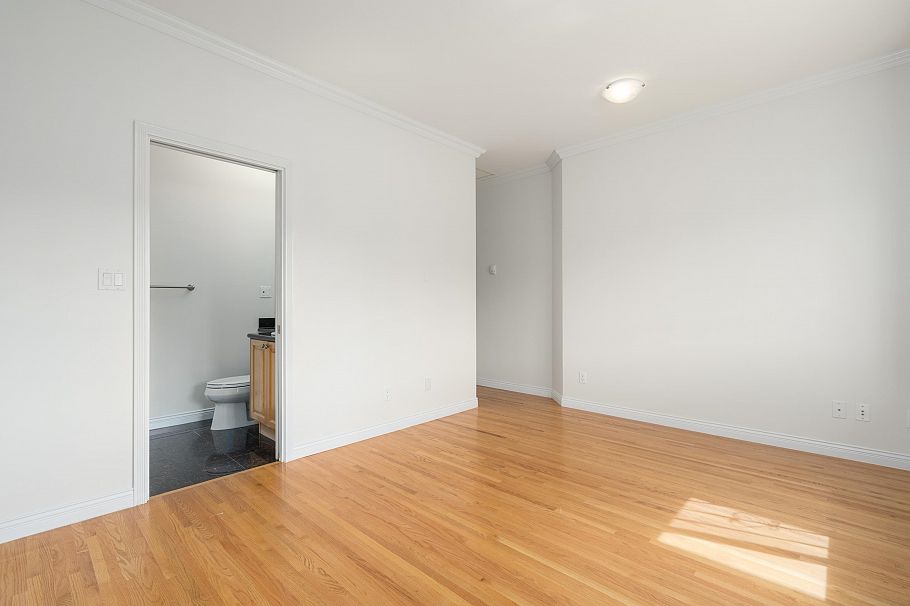 2170 E 28th Avenue Vancouver, BC - 17
