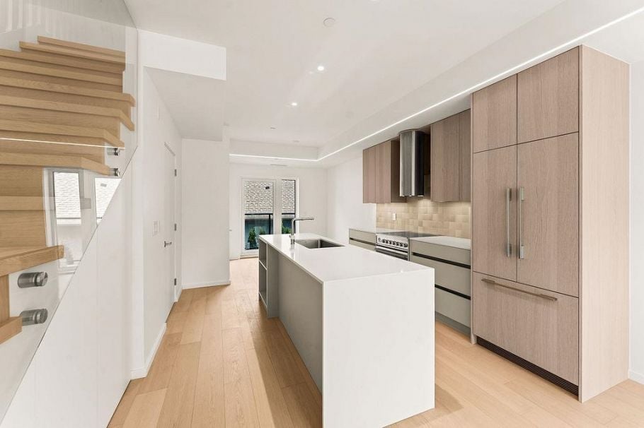4522 Heather Street Vancouver, BC - 3