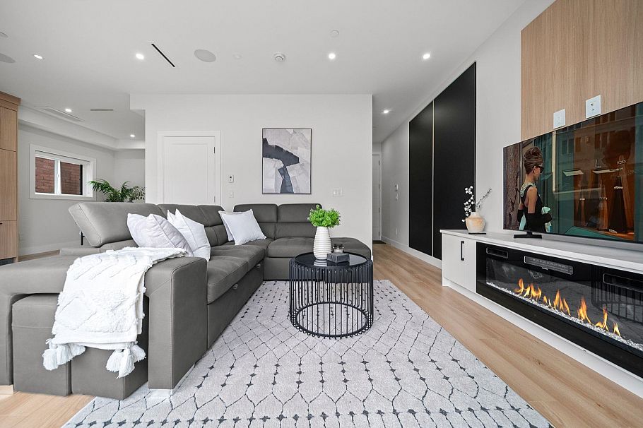 2369 Adanac Street Vancouver, BC - 3