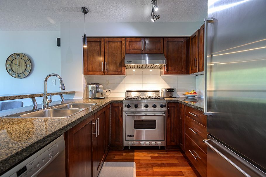 220 676 W 6th Avenue Vancouver, BC - 14