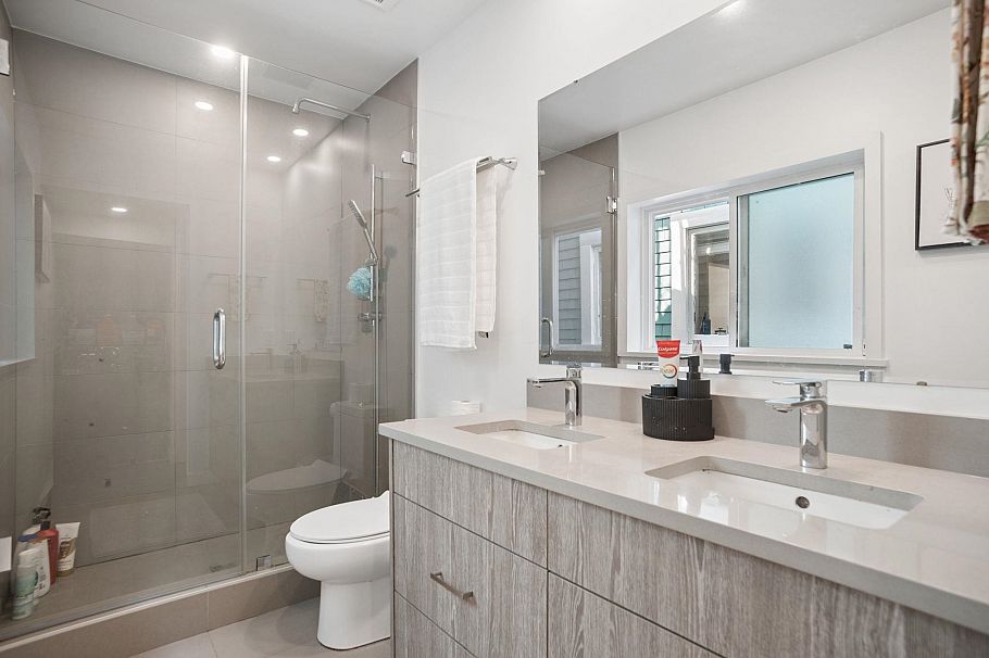 2890 W 8th Avenue Vancouver, BC - 24