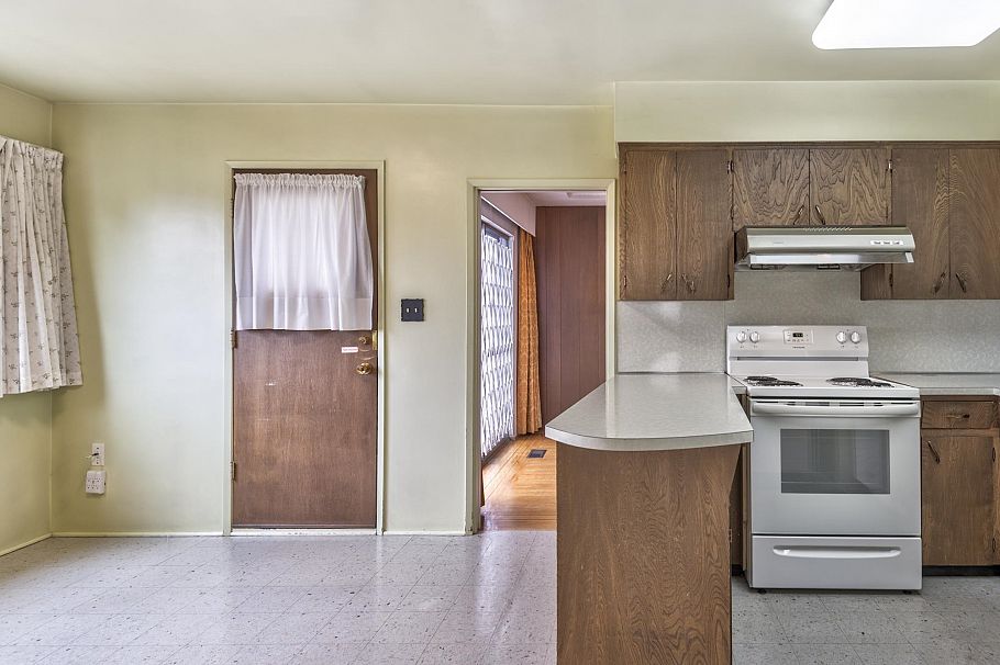 3053 E 16th Avenue Vancouver, BC - 10