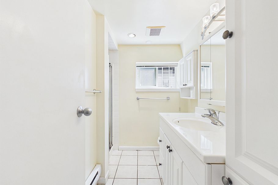 3035 W 5th Avenue Vancouver, BC - 21
