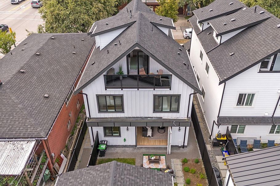 2369 Adanac Street Vancouver, BC - 34