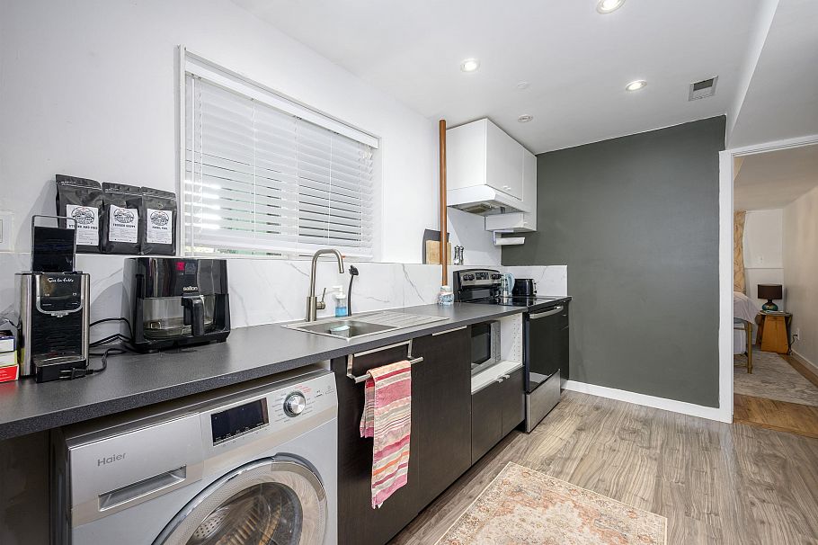 3342 Fromme Road North Vancouver, BC - 25