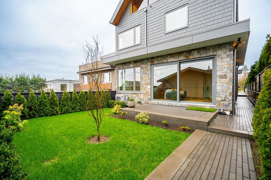 2 3674 Oxford Street Vancouver, BC - 1