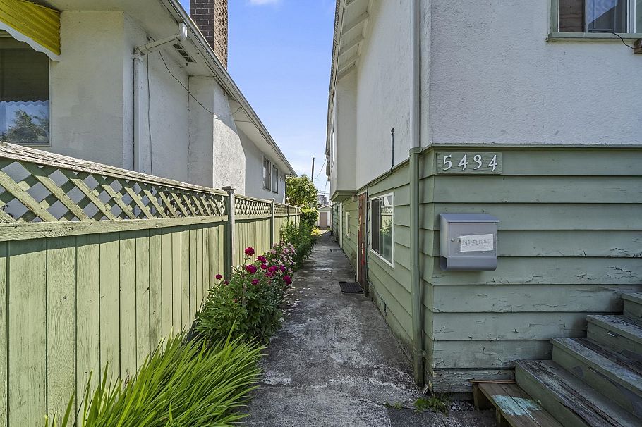 5434 Killarney Street Vancouver, BC - 5