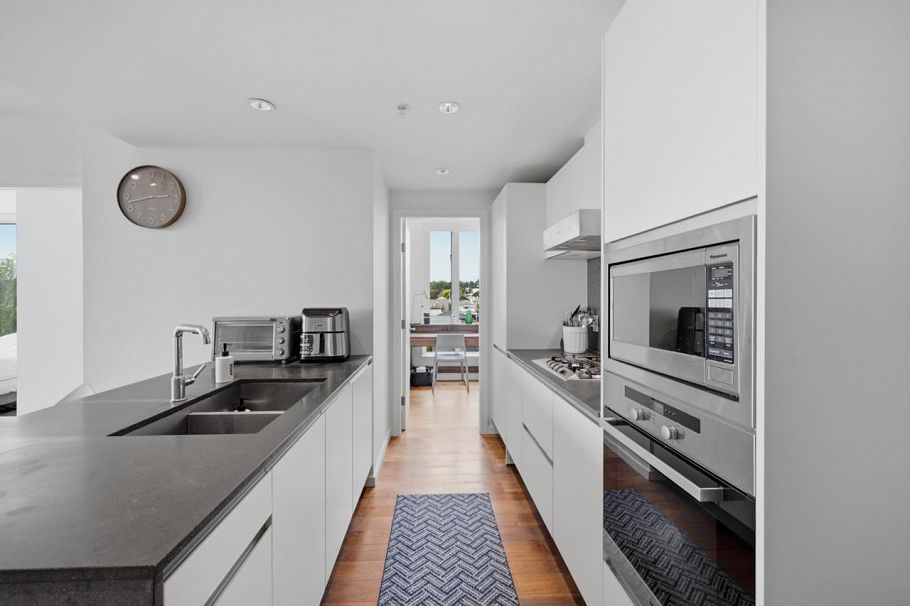 802 8488 Cornish Street Vancouver, BC - 9