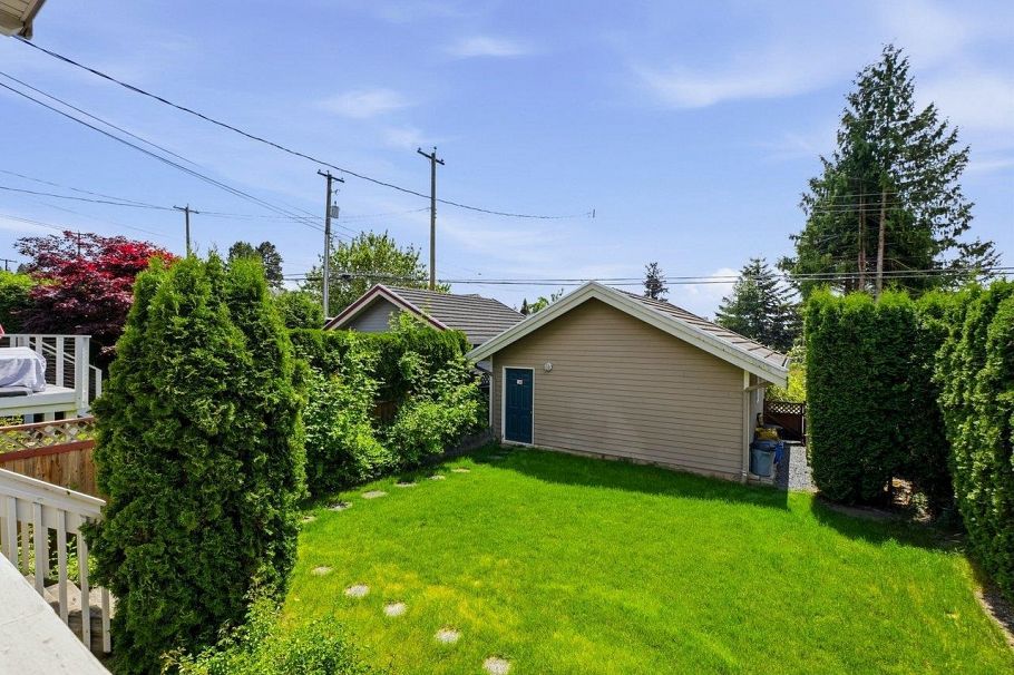 2048 St. Georges Avenue North Vancouver, BC - 12
