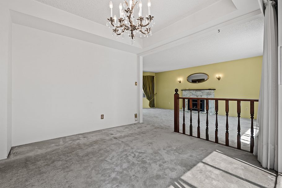 525 E Braemar Road North Vancouver, BC - 5
