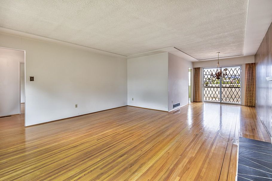 3053 E 16th Avenue Vancouver, BC - 5