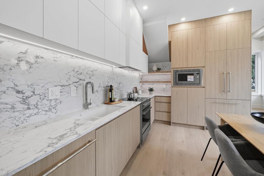 1 2511 Kitchener Street Vancouver, BC - 14