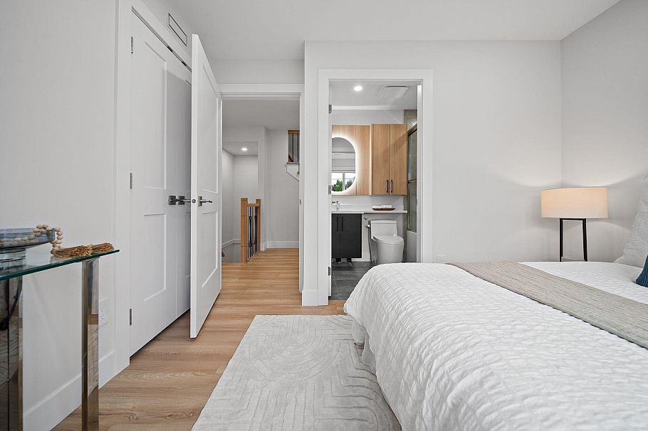 2369 Adanac Street Vancouver, BC - 18