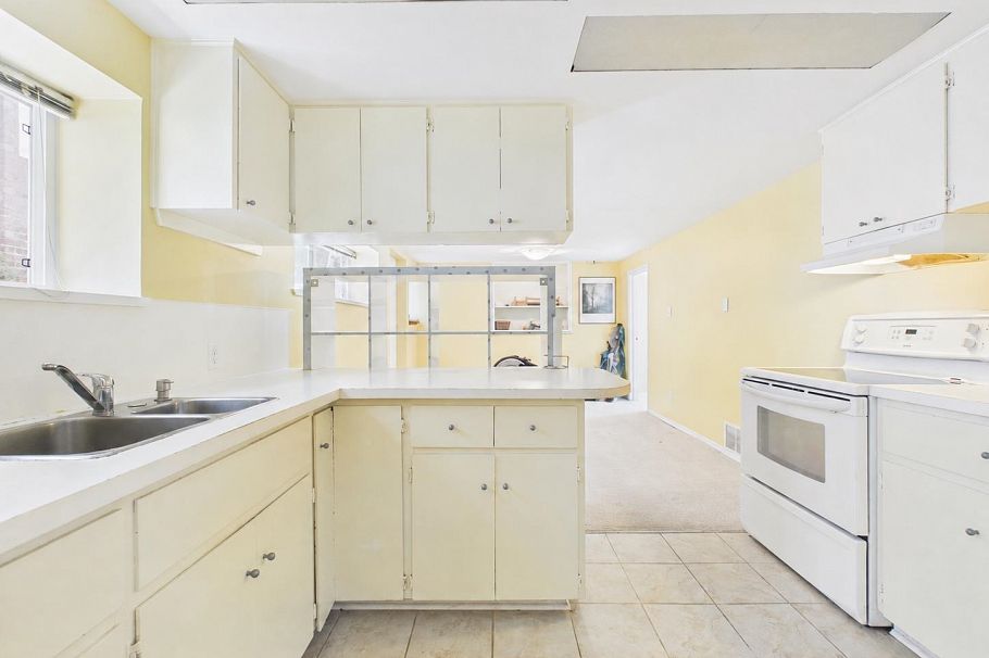 3035 W 5th Avenue Vancouver, BC - 24