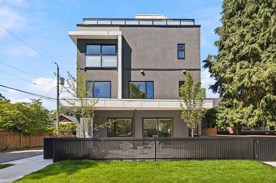 1 2511 Kitchener Street Vancouver, BC - 31