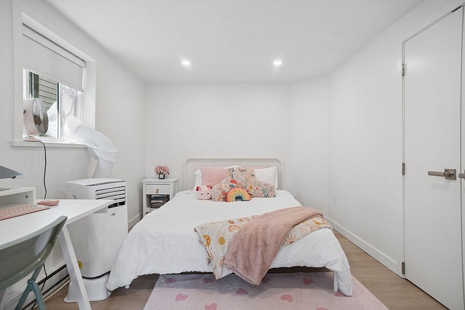 2890 W 8th Avenue Vancouver, BC - 30