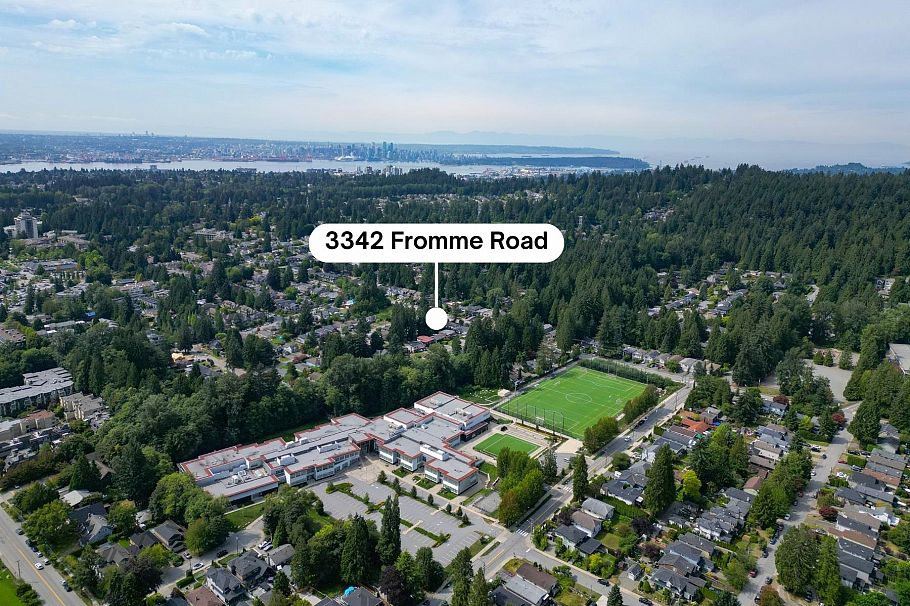 3342 Fromme Road North Vancouver, BC - 39