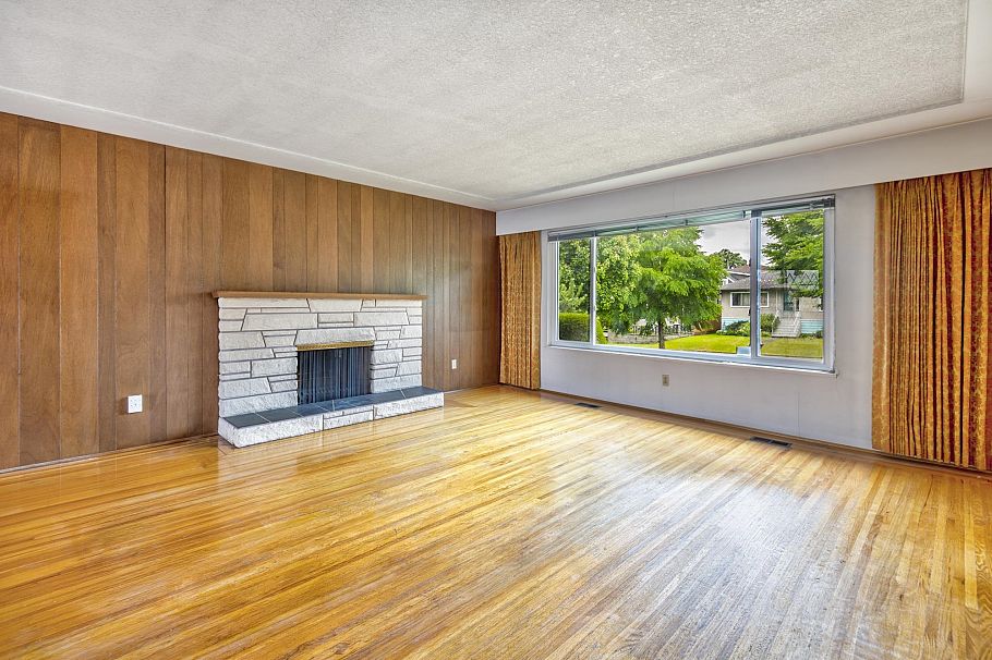 3053 E 16th Avenue Vancouver, BC - 3
