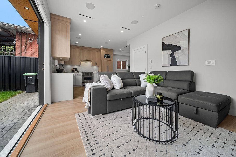 2369 Adanac Street Vancouver, BC - 4