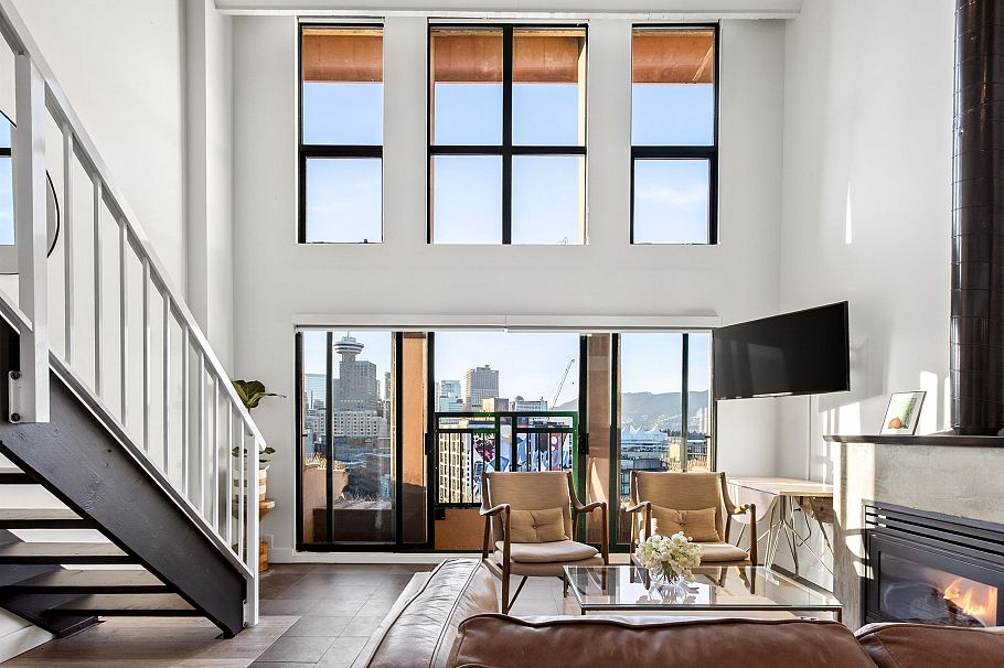 805 22 E Cordova Street Vancouver, BC - 1