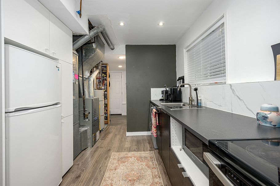 3342 Fromme Road North Vancouver, BC - 26