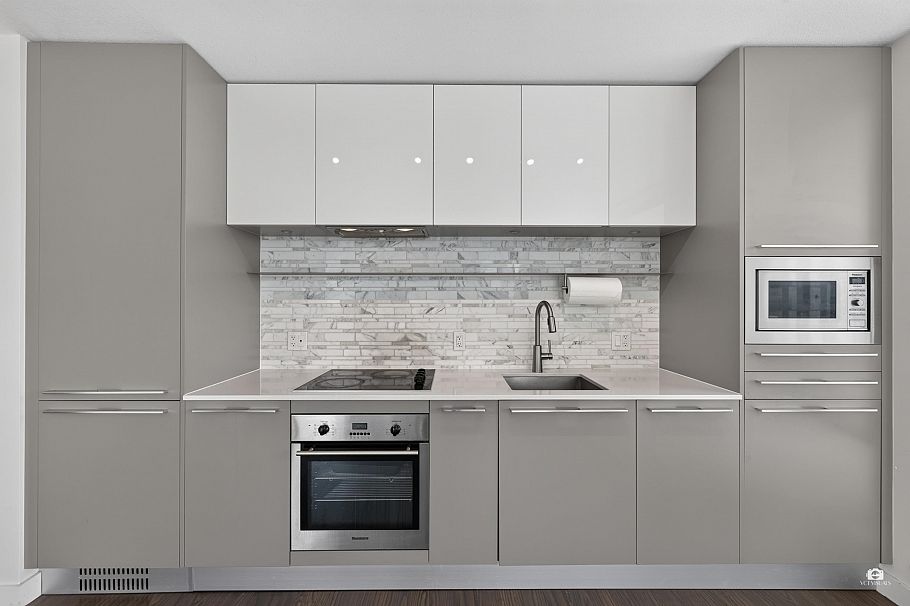 1706 8031 Nunavut Lane Vancouver, BC - 8