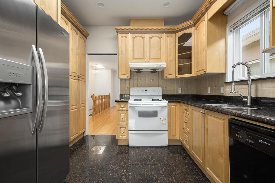 2170 E 28th Avenue Vancouver, BC - 6