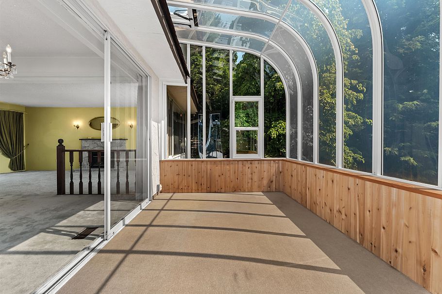 525 E Braemar Road North Vancouver, BC - 9