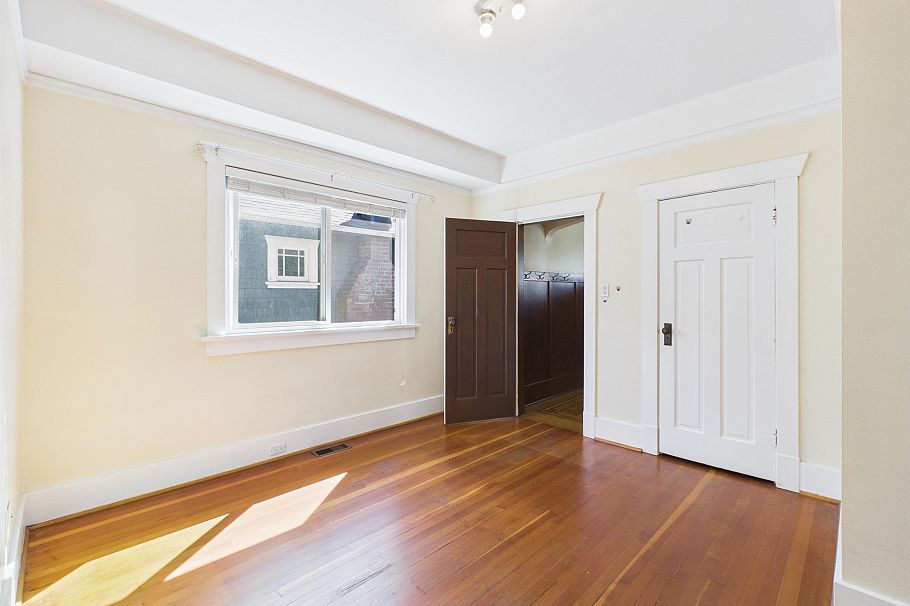 3035 W 5th Avenue Vancouver, BC - 13