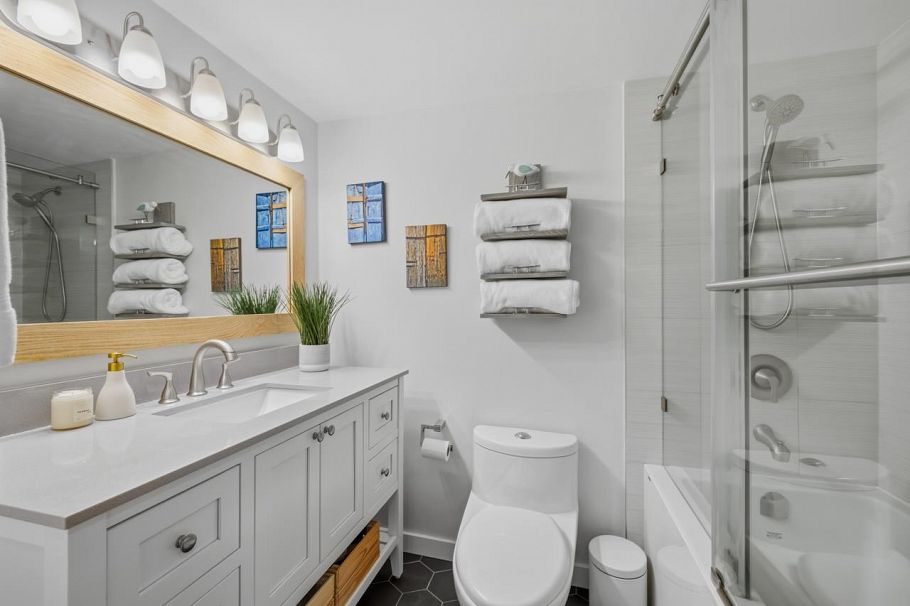 304 325 W 3rd Street North Vancouver, BC - 24