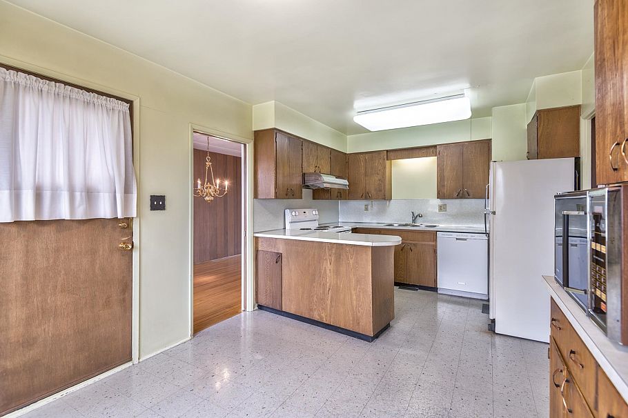 3053 E 16th Avenue Vancouver, BC - 8