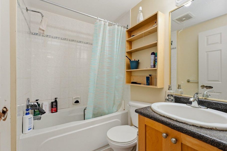 2048 St. Georges Avenue North Vancouver, BC - 25